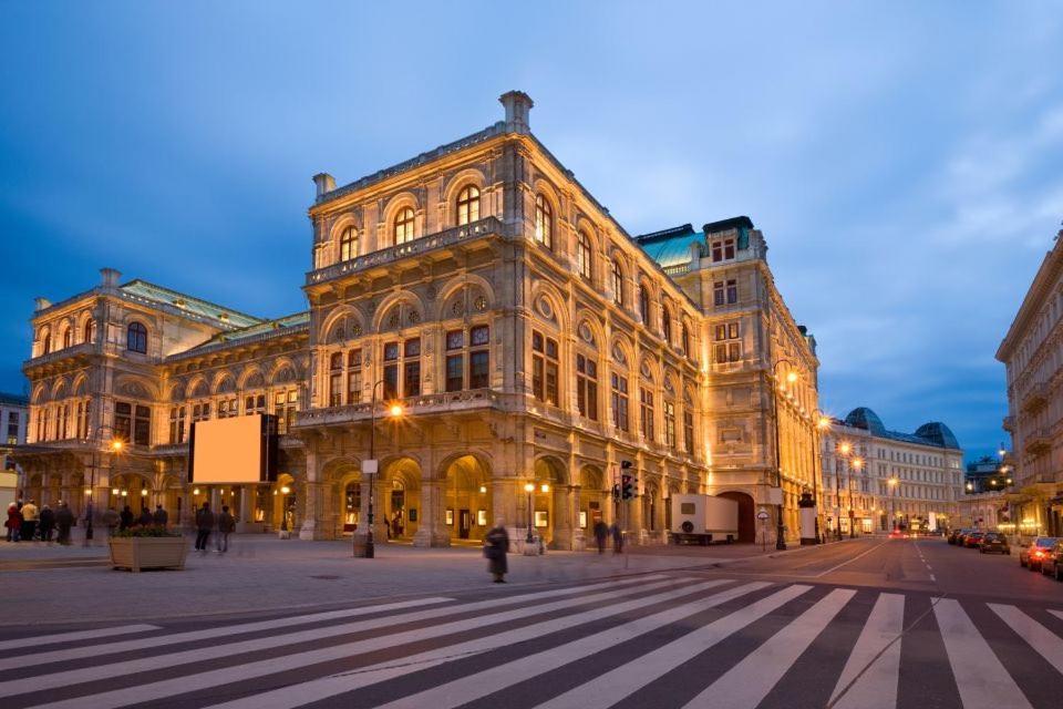 Anzotika Central Apartment, Виена Екстериор снимка