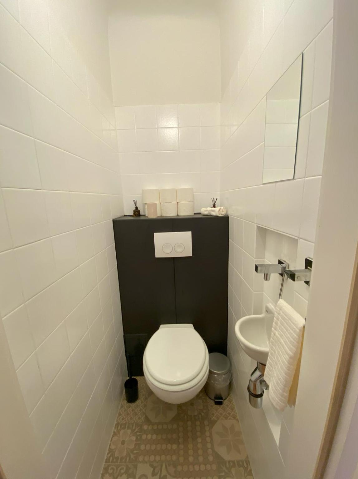 Anzotika Central Apartment, Виена Екстериор снимка