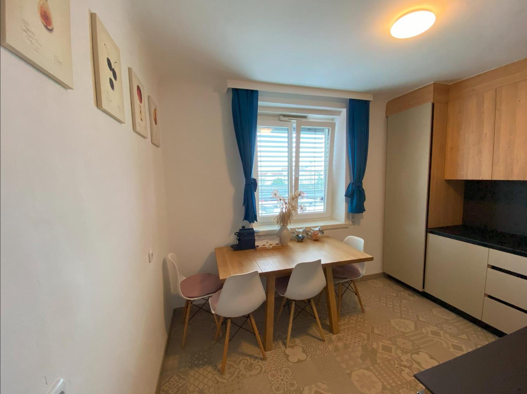 Anzotika Central Apartment, Виена Екстериор снимка