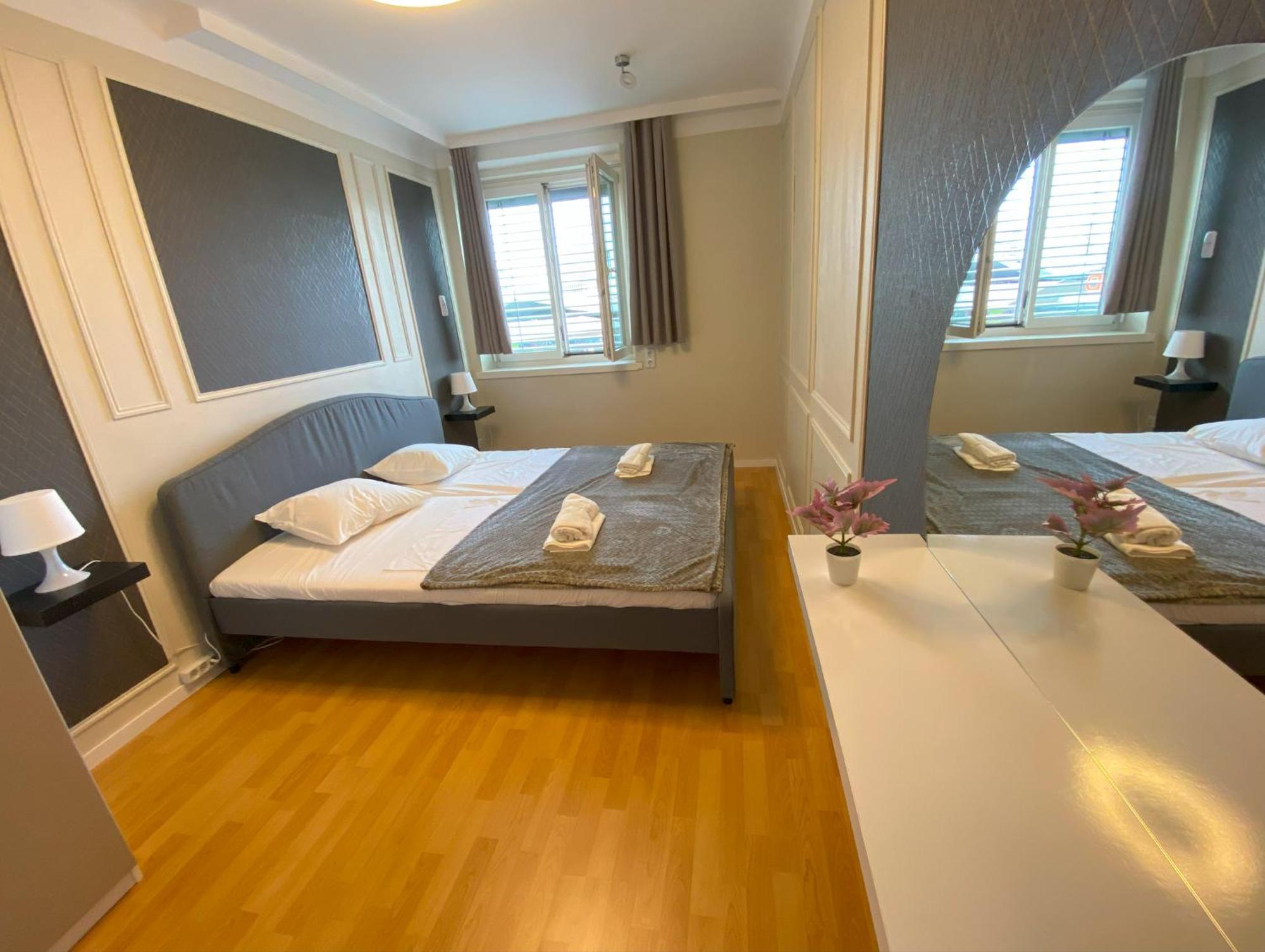 Anzotika Central Apartment, Виена Екстериор снимка